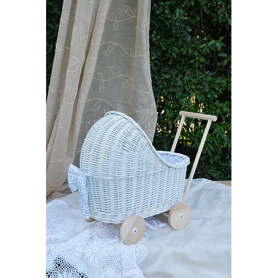 Wicker pram for dolls - white